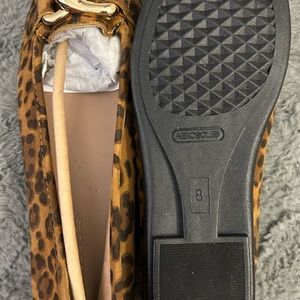 Leopard print Aersoles. Women’s 8